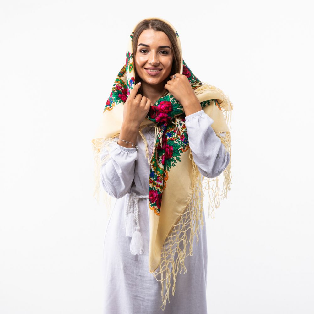 Хустка з тороками Код С108 120х120см